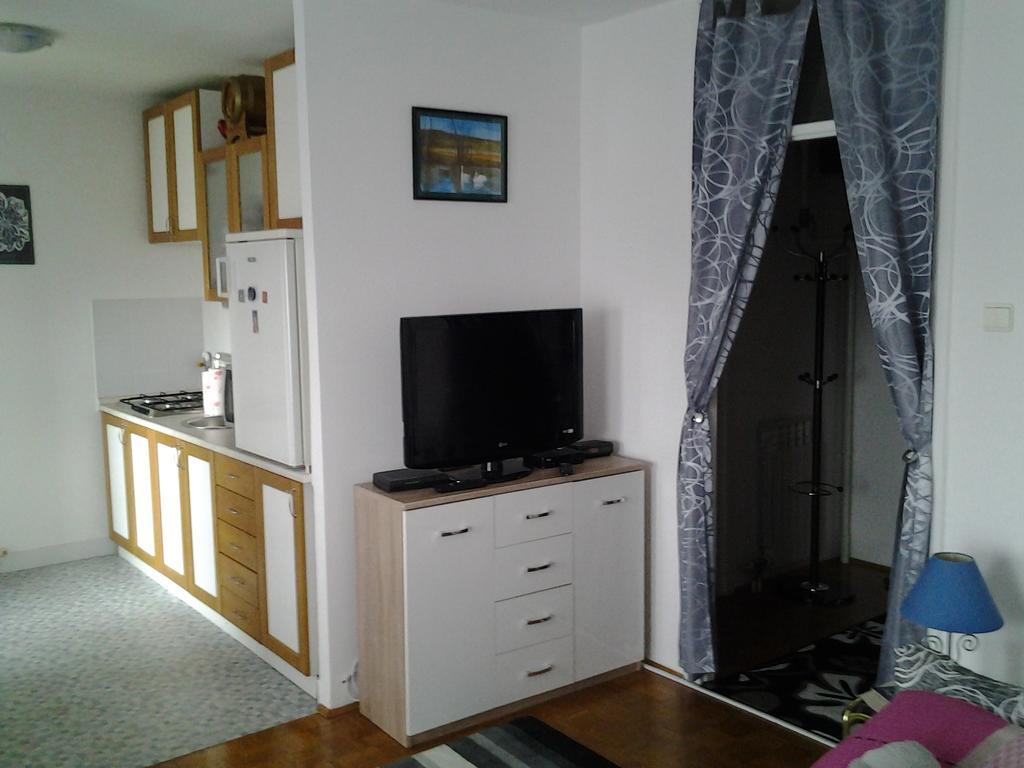 Karlos * Zagreb