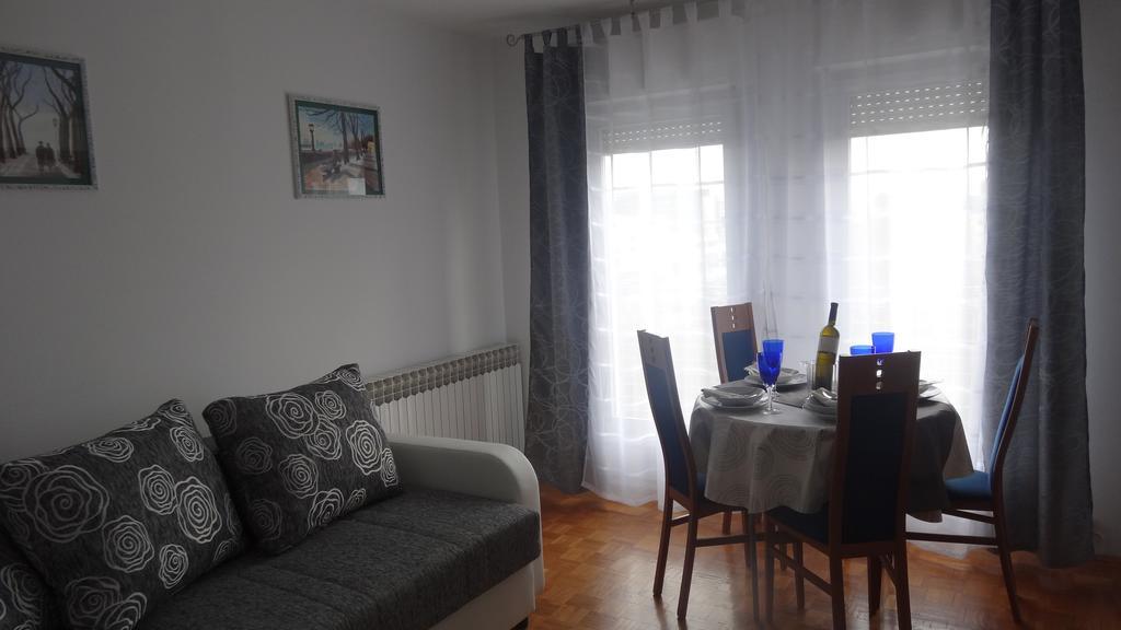 Karlos Apartment